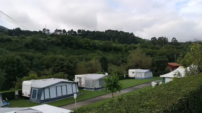 Camping Arenal de Moris