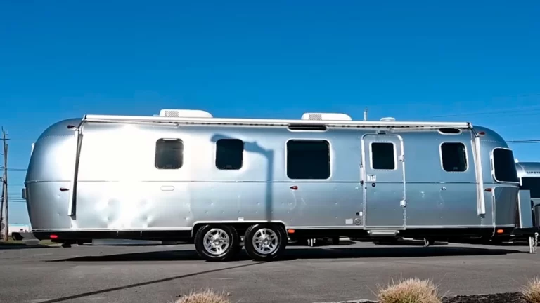 Prepárese para viajar con la caravana Airstream Classic