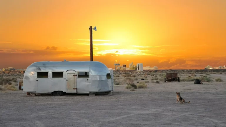 ¿De cuánto es la multa por pernoctar con tu autocaravana o caravana en España?